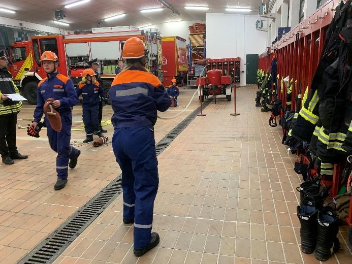 Jugendleistungsspange - Zielwerfen mit Feuerwehrleine